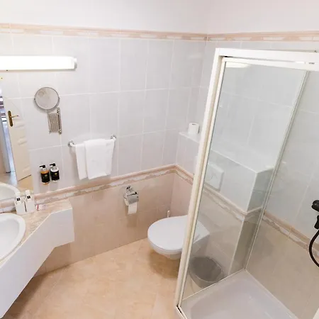 Lilith Smart 3* Fertőrákos