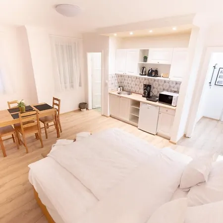 Lilith Smart Panzió